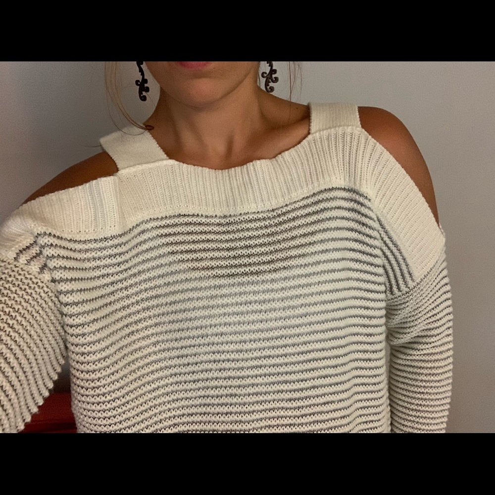 Jessica Simpson Sweater